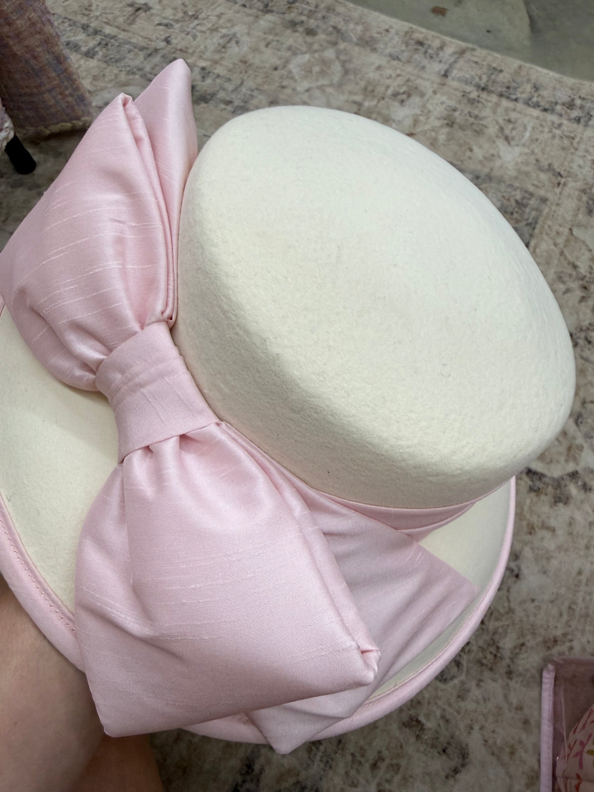 MEDIUM BRIM FELT BOW HAT BY TOUCAN